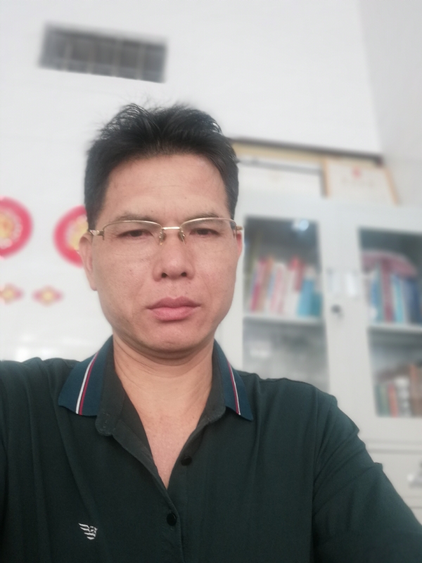 后视镜的第一张照片--南宁中老年相亲网